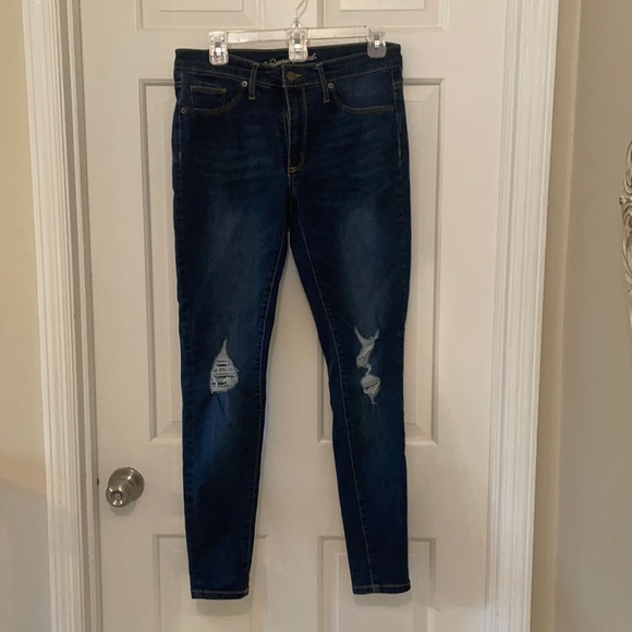 Universal Thread distressed jeans - Picture 1 of 5
